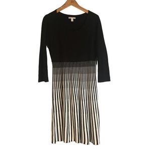 Dana Buchman  Flare Sweater Dress Large Black Stripe